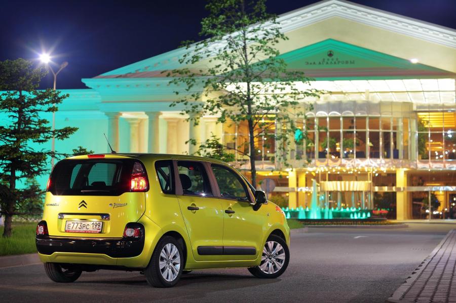  Citroen C3 Picasso 2009 года  (фото 130 из 242)